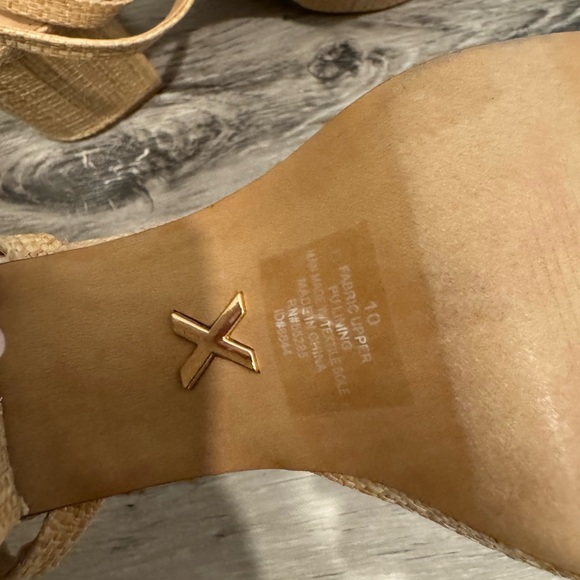 Express Woven Block Mid Heeled Sandals - Natural - Picture 5 of 5